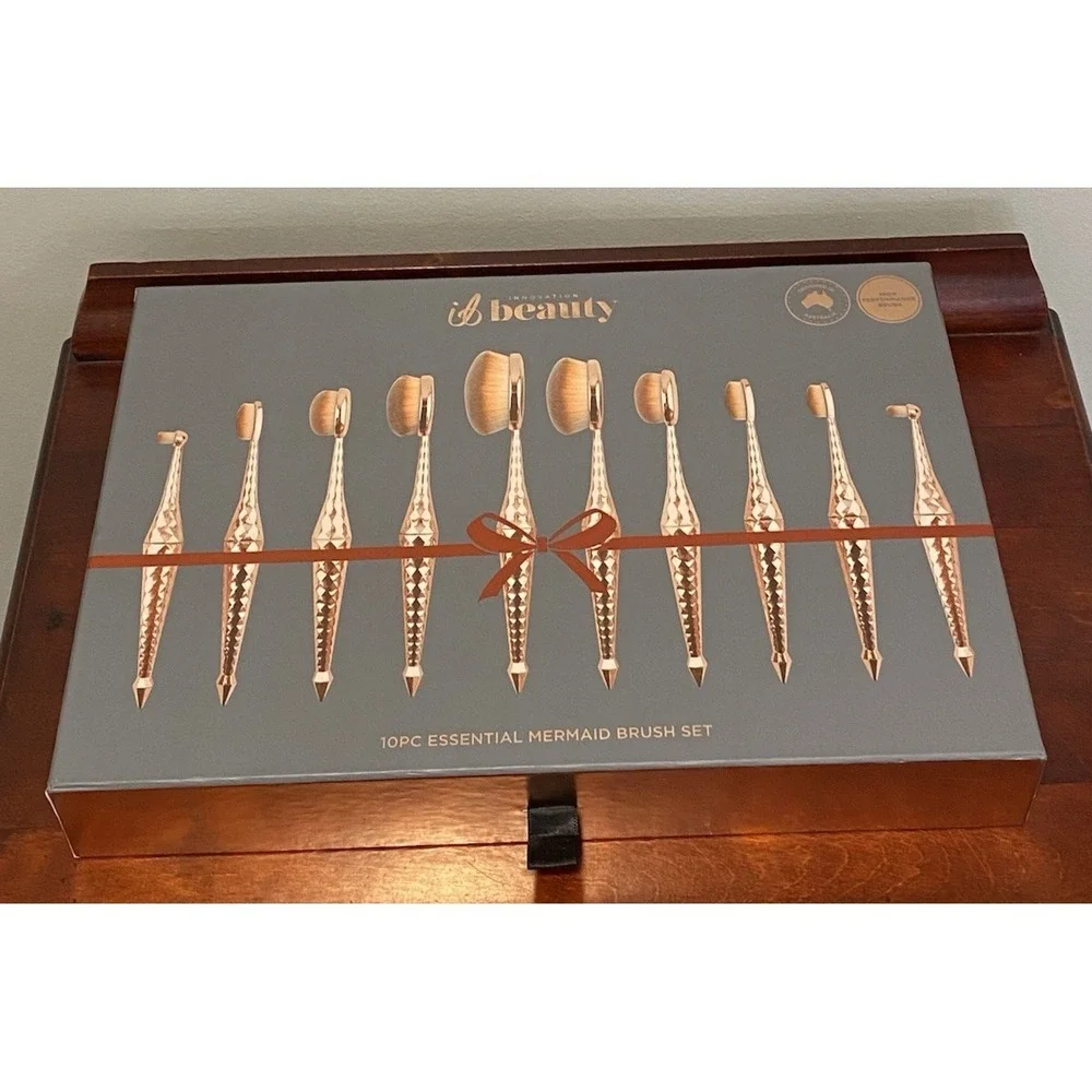 Innovation IA Beauty Oval Mermaid Makeup 10-Pc Brush Set NEW (Missing 1 Brush) - Picture 2 of 5